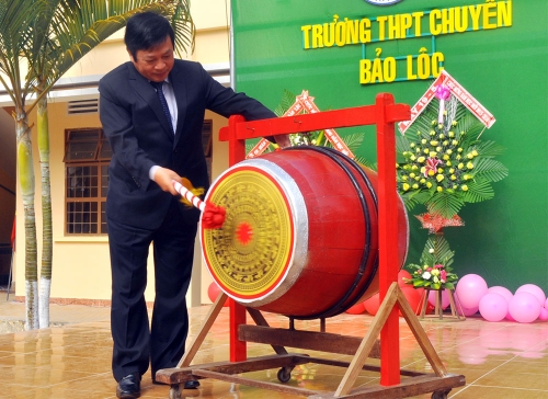 THPT Chuyên Bảo Lộc tưng bừng ngày khai giảng năm học 2015-2016