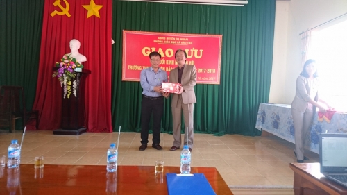 GIAO LƯU, TRAO ĐỔI KINH NGHIỆM  VỀ CÔNG TÁC BỒI DƯỠNG HỌC SINH GIỎI VỚI PHÒNG GIÁO DỤC HUYỆN ĐẠ HUOAI