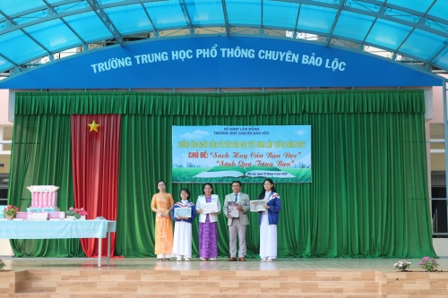Hưởng ứng Ngày Sách và Văn hóa đọc Việt Nam lần thứ ba năm 2024 tại Trường THPT Chuyên Bảo Lộc