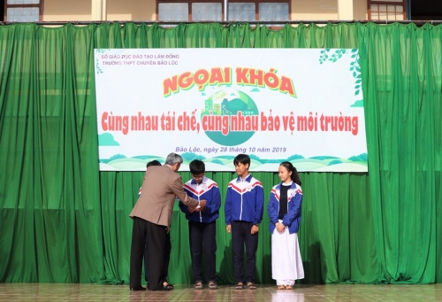 Ngoại khoá “Cùng nhau tái chế, cùng nhau bảo vệ môi trường”