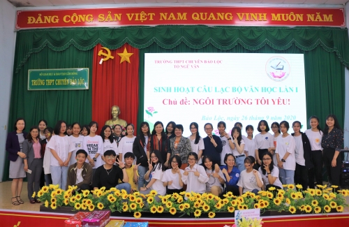 Sinh hoạt câu lạc bộ văn học lần 1 năm học 2020  - 2021