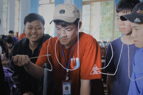 SINH HOẠT THÁNG 9 CỦA CÂU LẠC BỘ VẬT LÝ TRƯỜNG THPT CHUYÊN BẢO LỘC