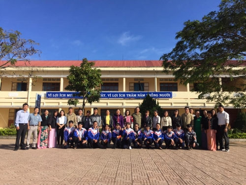 Tiễn đoàn học sinh tham dự kì thi HSG cấp quốc gia năm học 2018-2019