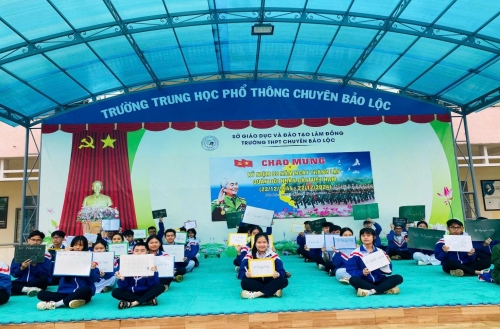 TUỔI TRẺ TRƯỜNG THPT CHUYÊN BẢO LỘC VỚI HOẠT ĐỘNG KỶ NIỆM 80 NĂM NGÀY THÀNH LẬP QUÂN ĐỘI NHÂN DÂN VIỆT NAM VÀ 35 NĂM NGÀY HỘI QUỐC PHÒNG TOÀN DÂN